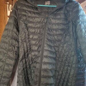 Ladies size Medium puffer brand 32 Degrees Deep dark green